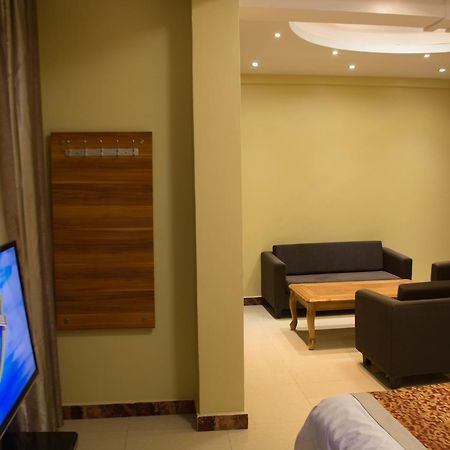 Hong Kong Hotel Dár Al-Szalám Kültér fotó